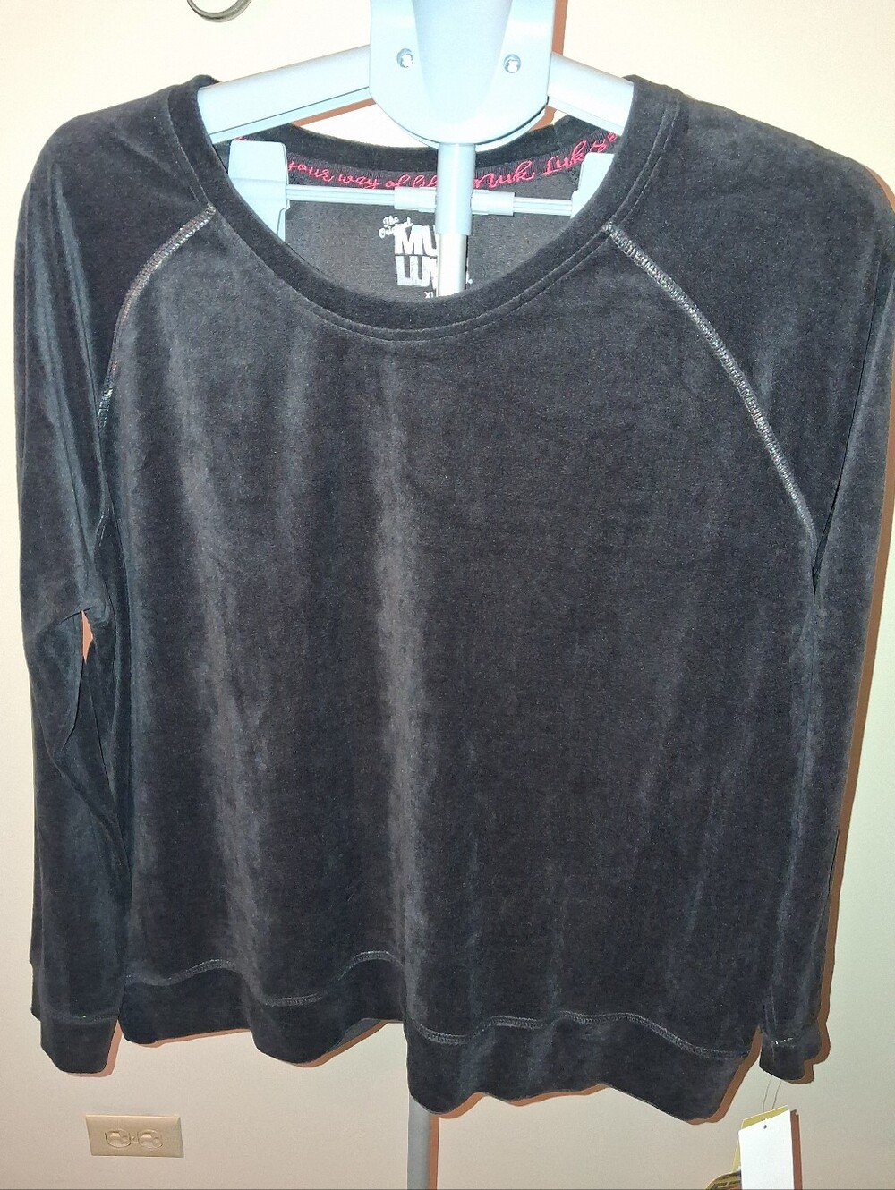 MUK LUKS The Original Sleepwear Soft Longsleeve Black Top